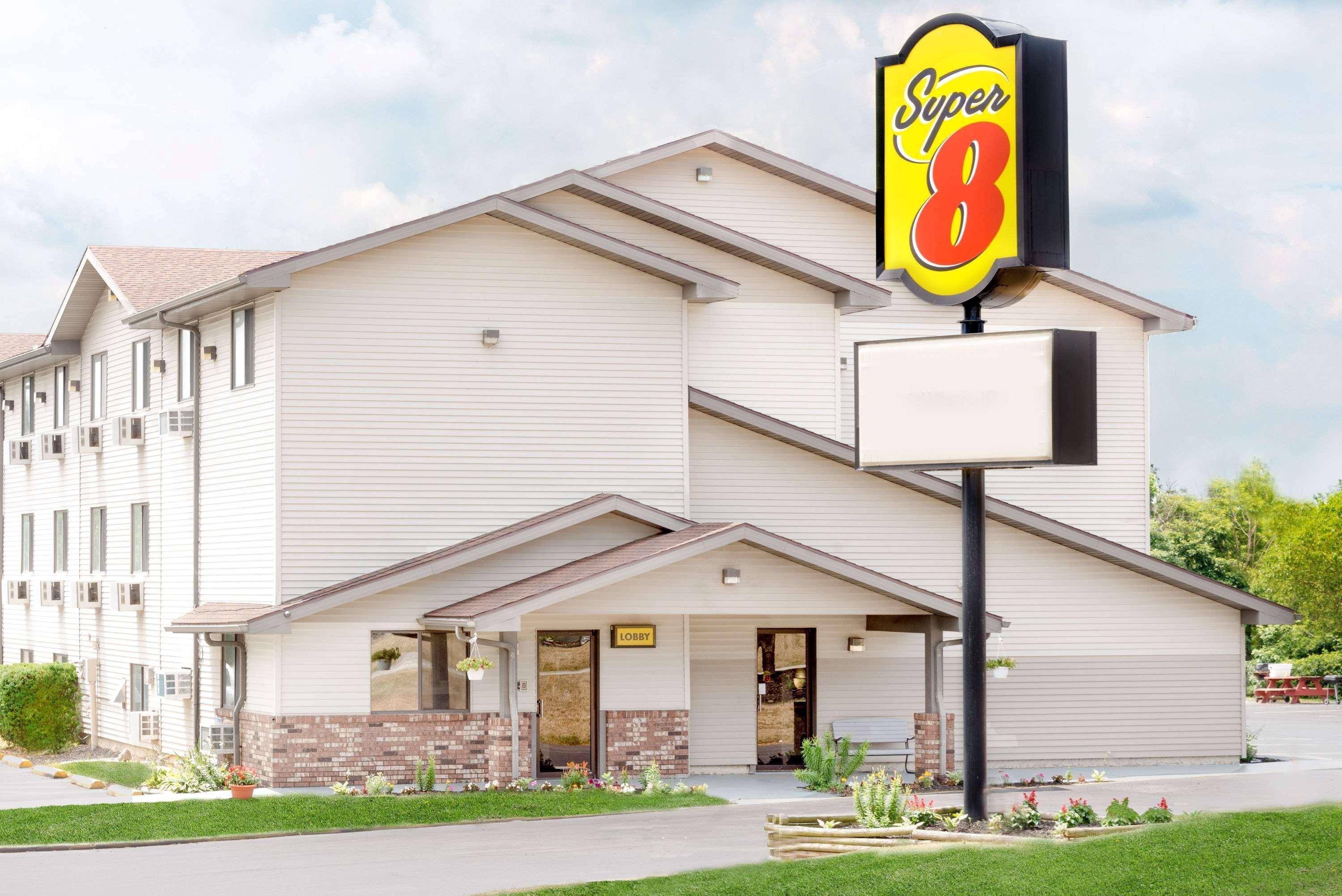 Super 8 by Wyndham Kent/Akron Area Eksteriør billede